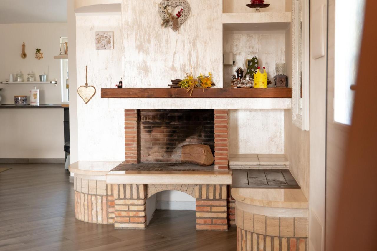 Agriturismo Casa Chiara Latina Kültér fotó