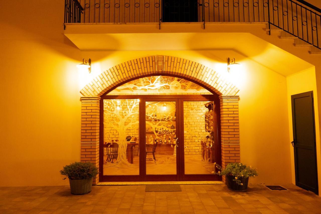 Agriturismo Casa Chiara Latina Kültér fotó