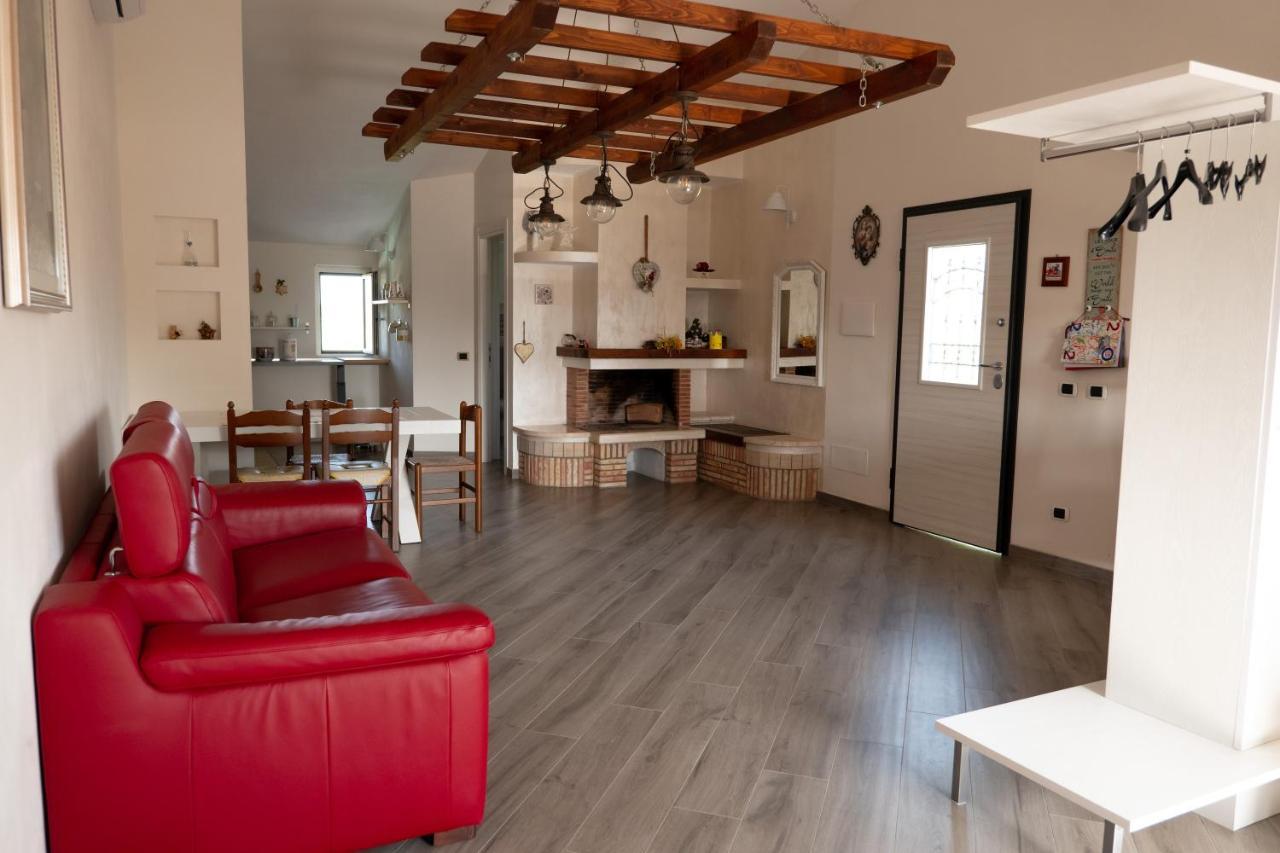 Agriturismo Casa Chiara Latina Kültér fotó