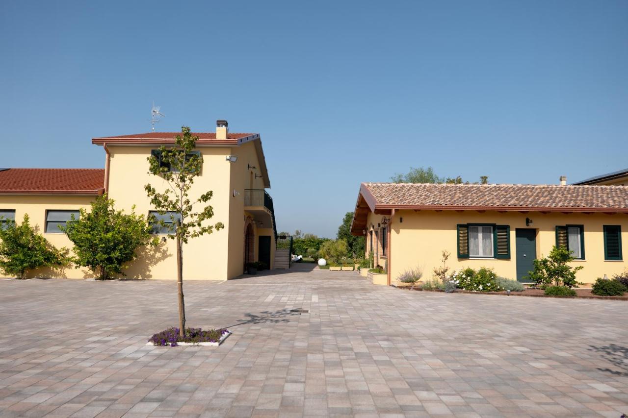 Agriturismo Casa Chiara Latina Kültér fotó