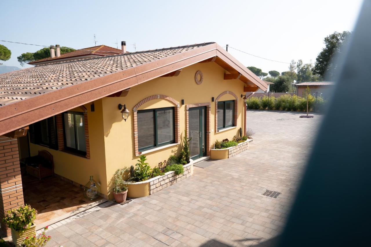 Agriturismo Casa Chiara Latina Kültér fotó