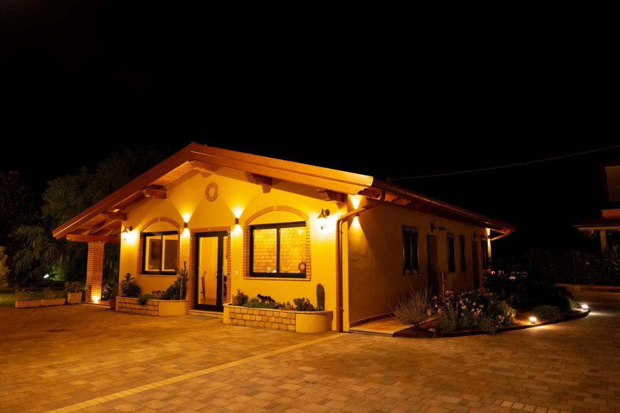 Agriturismo Casa Chiara Latina Kültér fotó
